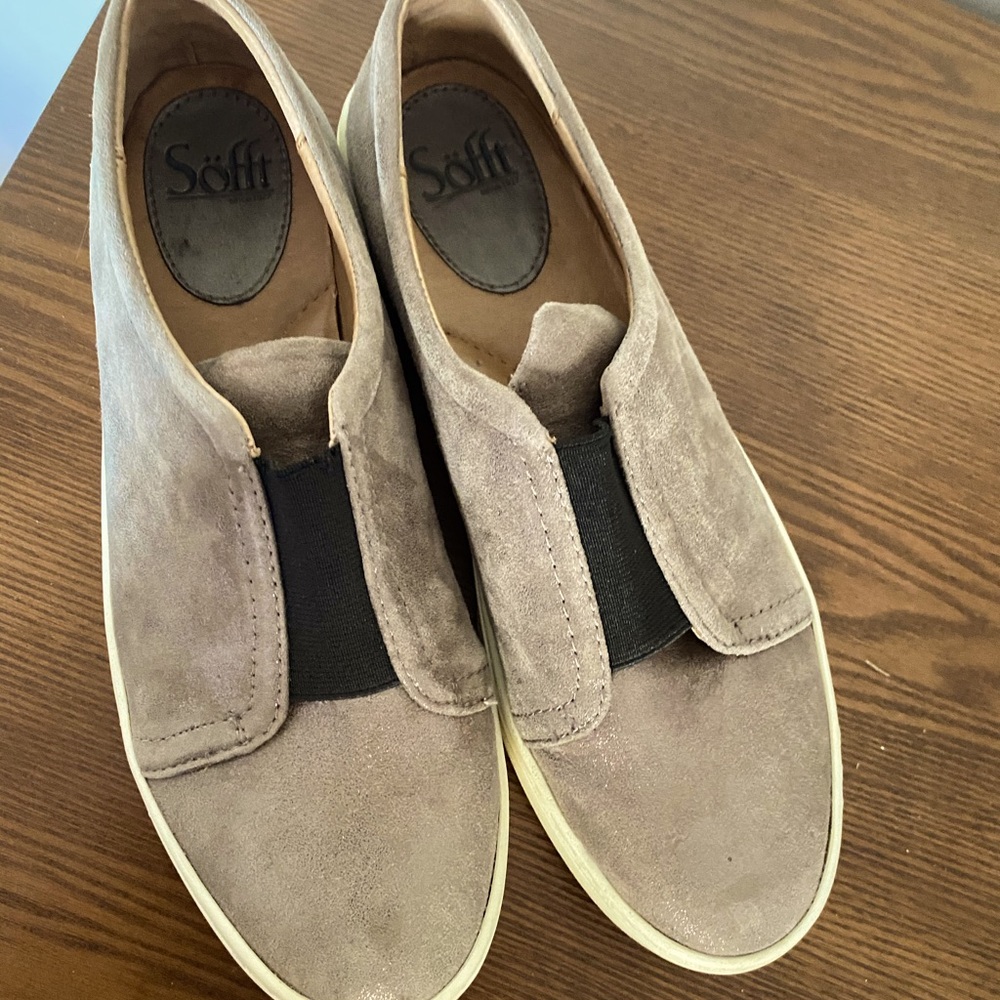 Sofft slip on sneakers